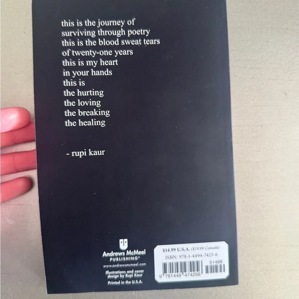 milk and honey by Rupi Kaur | #1 New York Times Bestseller Poetry Paperback